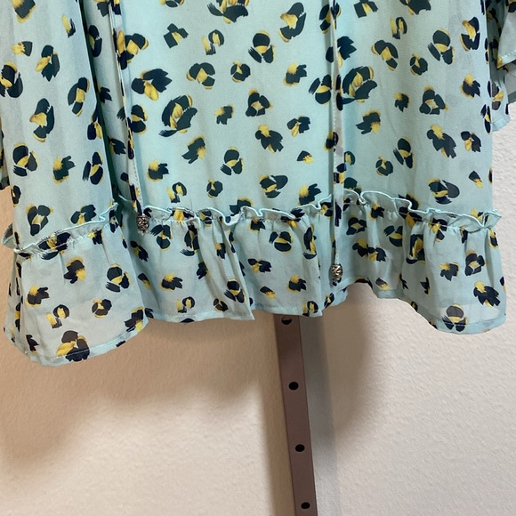 JODIFL Ligh Blue Animal Print Blouse with Wide Bell Statement Sleeves - Picture 6 of 8